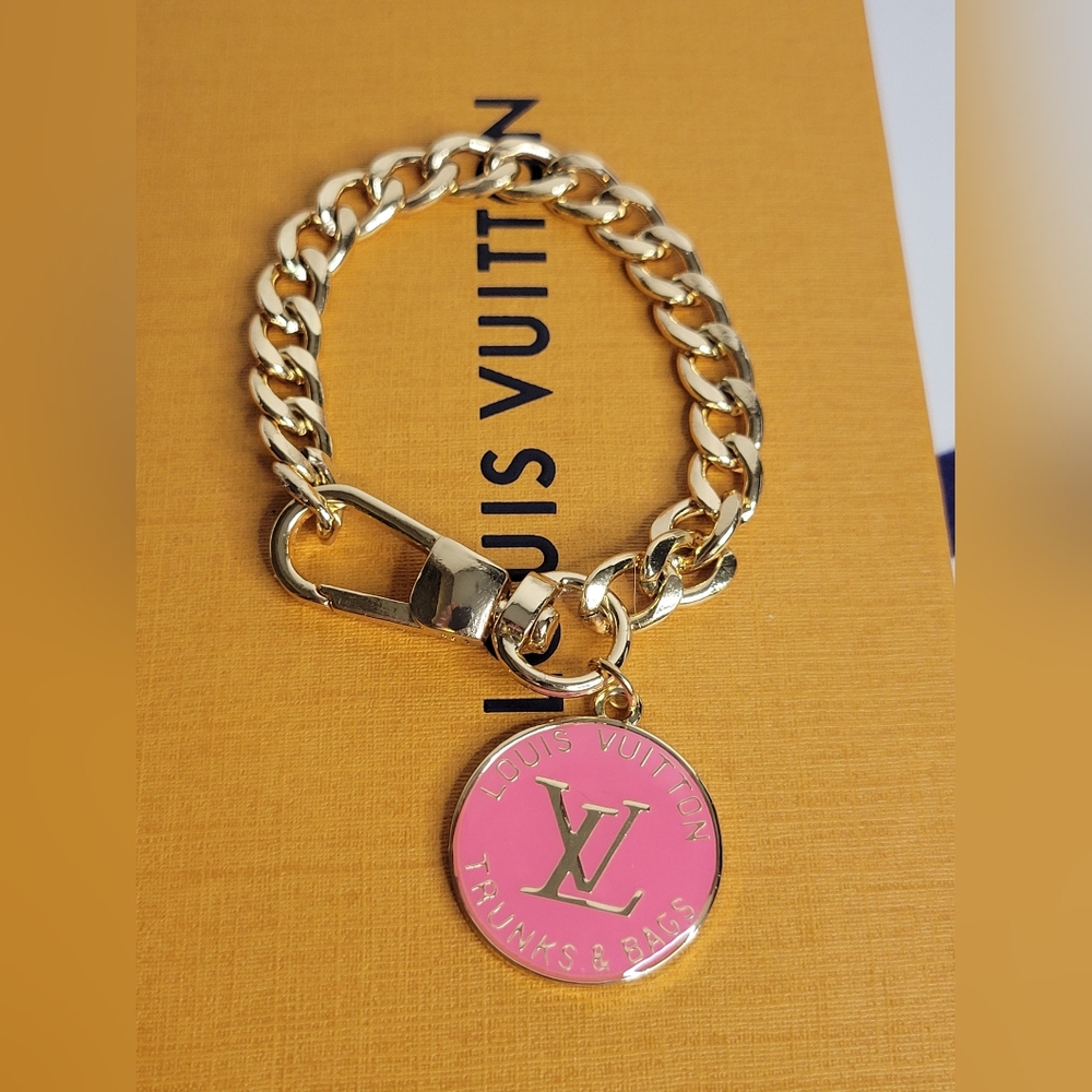 6.5" Cuban Link Chain Bracelet, Louis Vuitton Trunks&Bags - Picture 3 of 3